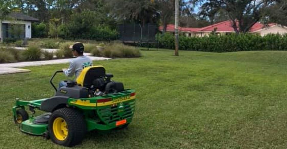 Lawn Maintenance Services by Leo Garden Care Naples Fort Myers