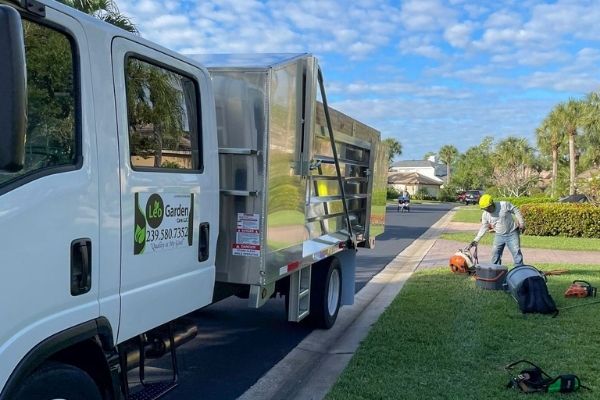 Neighborhood Lawn Care Service